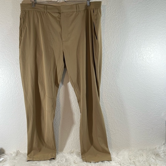 FABLETICS The Only Pant (Slim Fit) Front & Back Pockets Size 38x32 - Picture 4 of 15